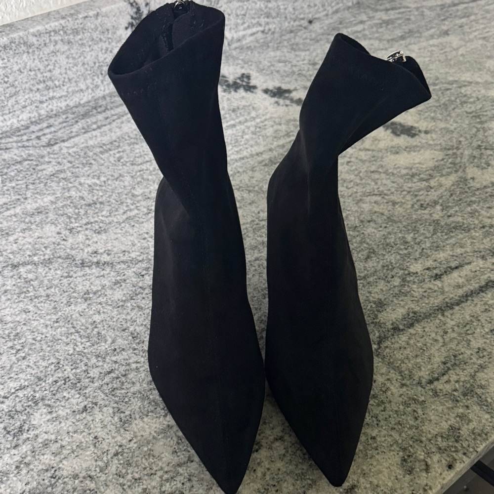 Chic Black Heeled Boots for Women